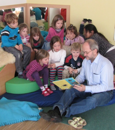 Volkmar Klein macht beim bundesweiten Vorlesetag mit